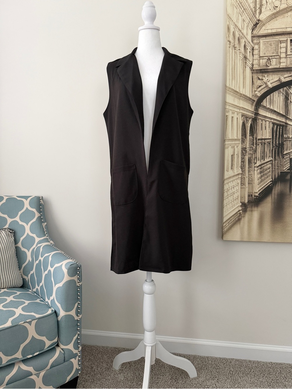 Used in Great Condition Sleeveless Long Black Vest with Pockets